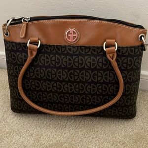 New Women's Giani Bernini Block Signature Crossbody Satchel Bag Purse Brown
